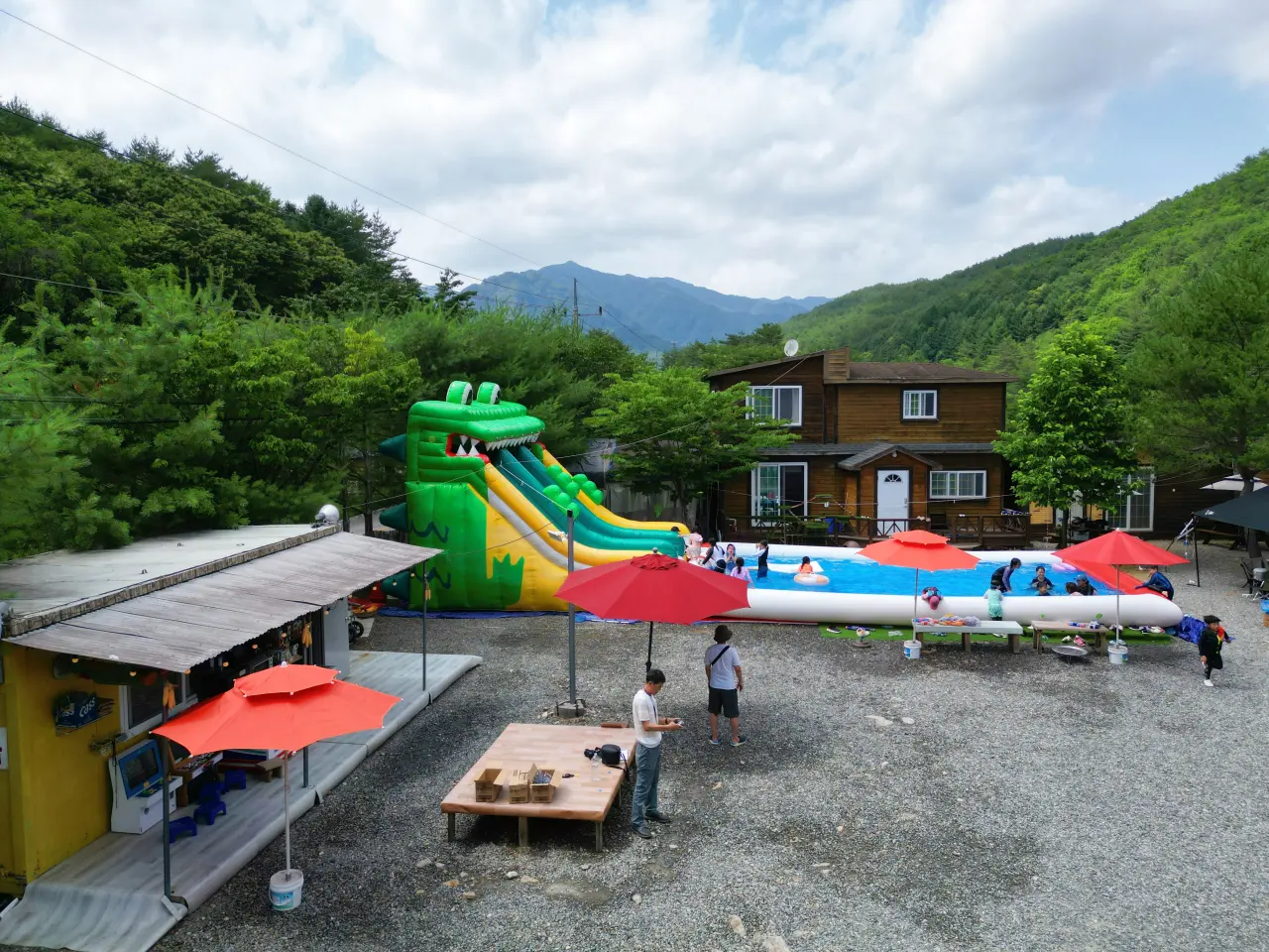 지구별캠프 전경