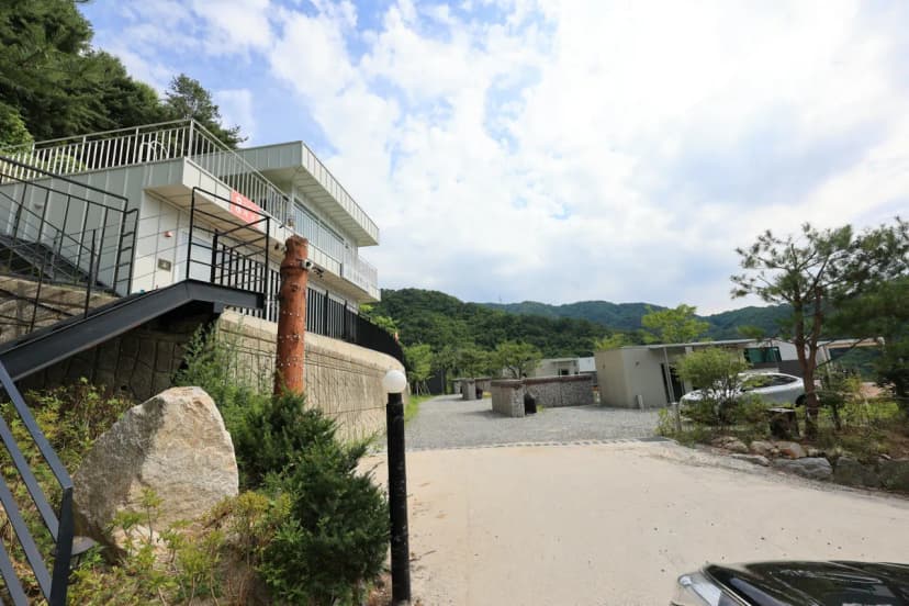 포천 몽롱한노을 카라반 캠핑장 사진 3