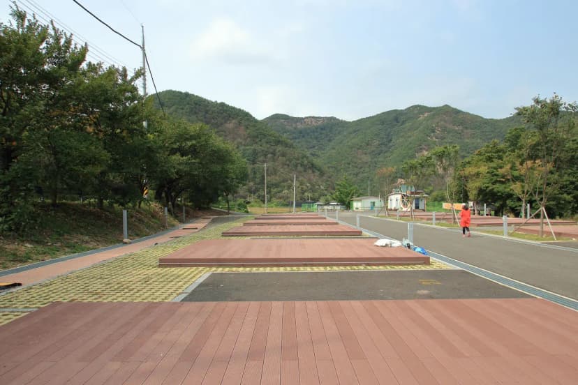 산꽃벚꽃마을 오토캠핑장 사진 4
